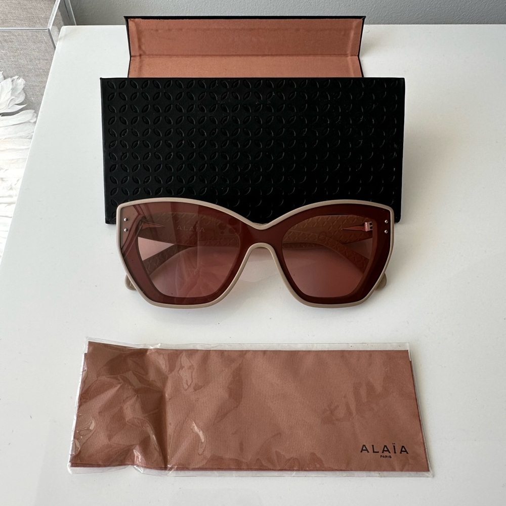Alaia Beige Sunglasses